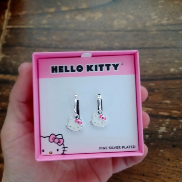 Hello kitty dangle hoops BNIB VHTF RARE - Picture 3 of 4